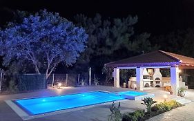 Fiore Di Rodi - Private Pool, Jacuzzi And Barbecue